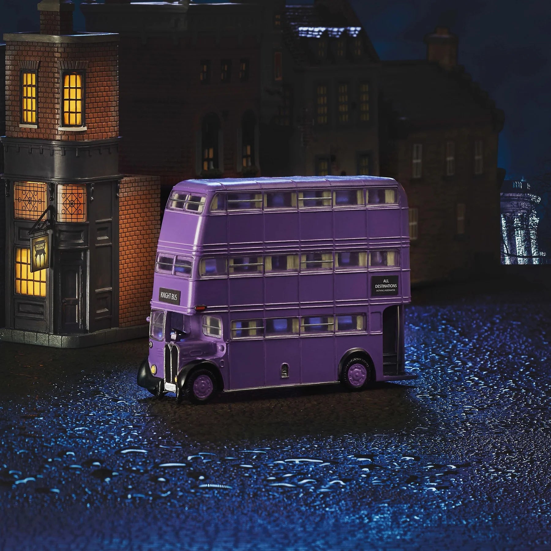 The Knight Bus - Harry Potter Village by D56